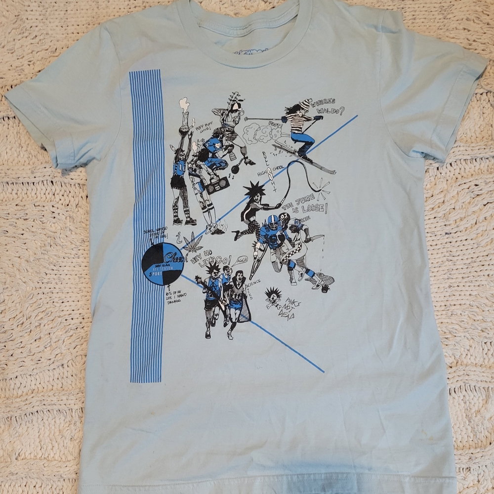 HECKLEWOOD Light Blue Graphic Tee with Unique Design
